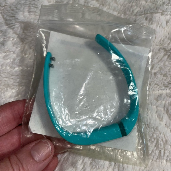 Free with purchase- NEW Fitbit Teal Band/ Bracelet. - Picture 3 of 3